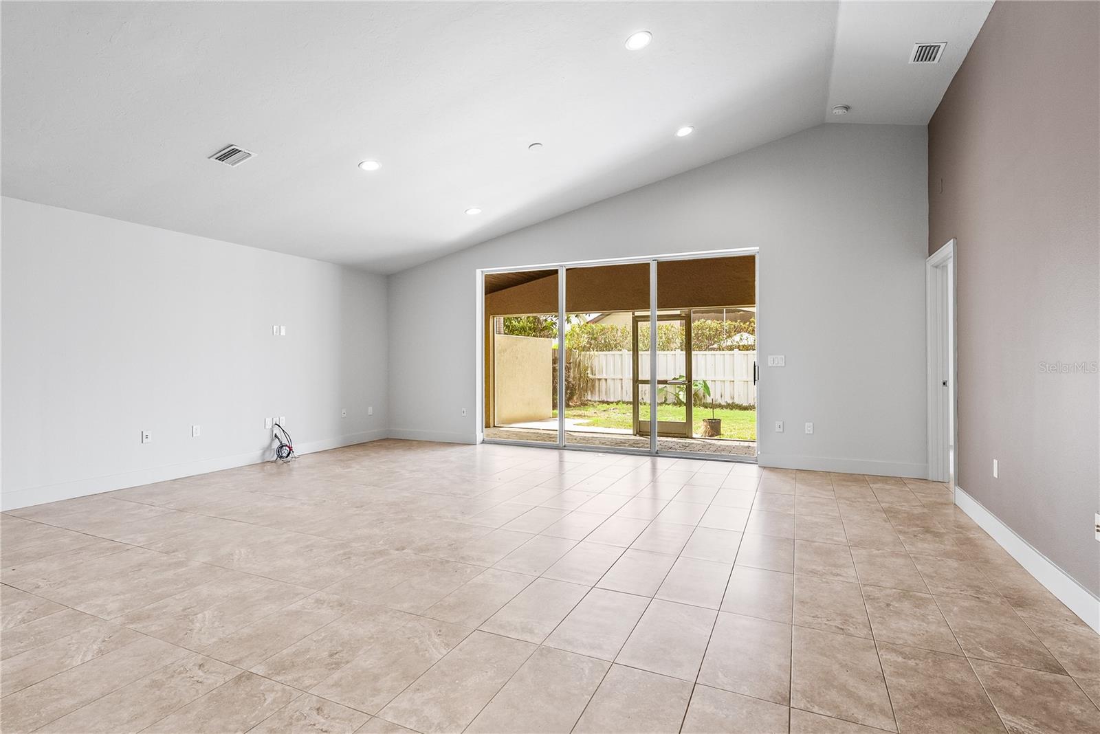 Image 7 of 63 For 3454 Yonge Avenue 79