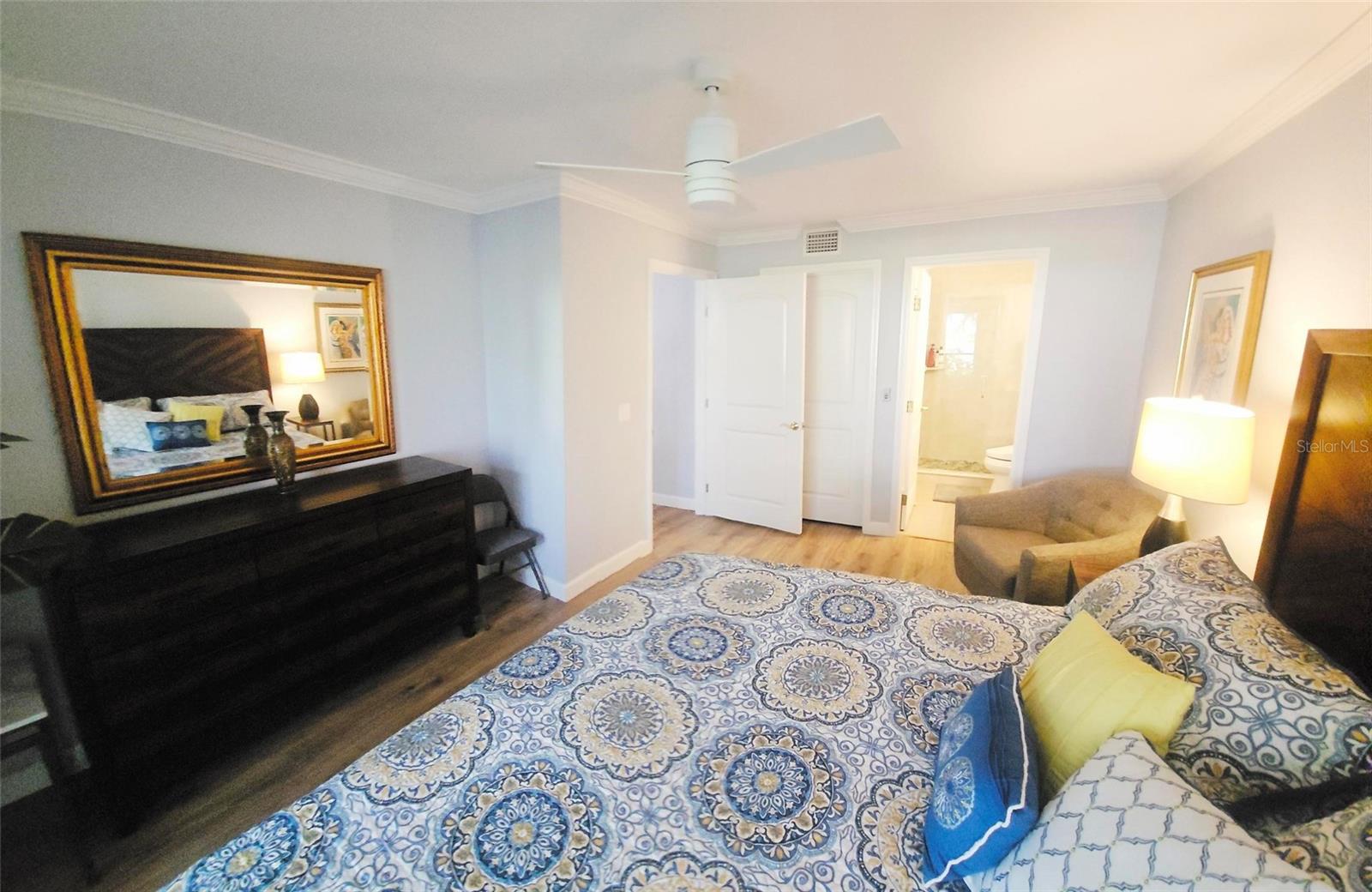 Image 10 of 40 For 850 Tamiami Trail 308