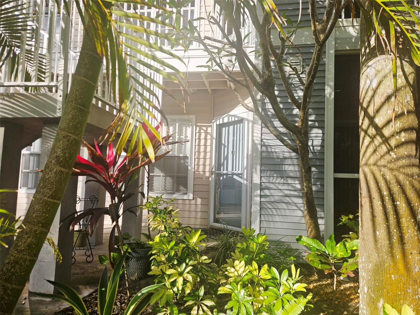 Image 2 of 40 For 850 Tamiami Trail 308