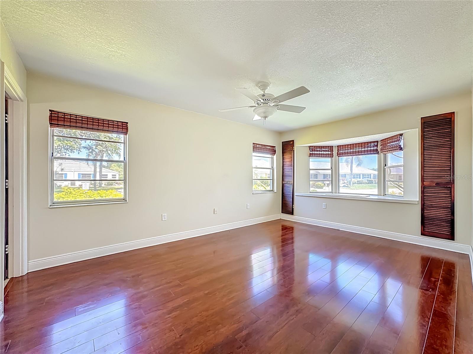 Image 16 of 40 For 4523 Independence Drive