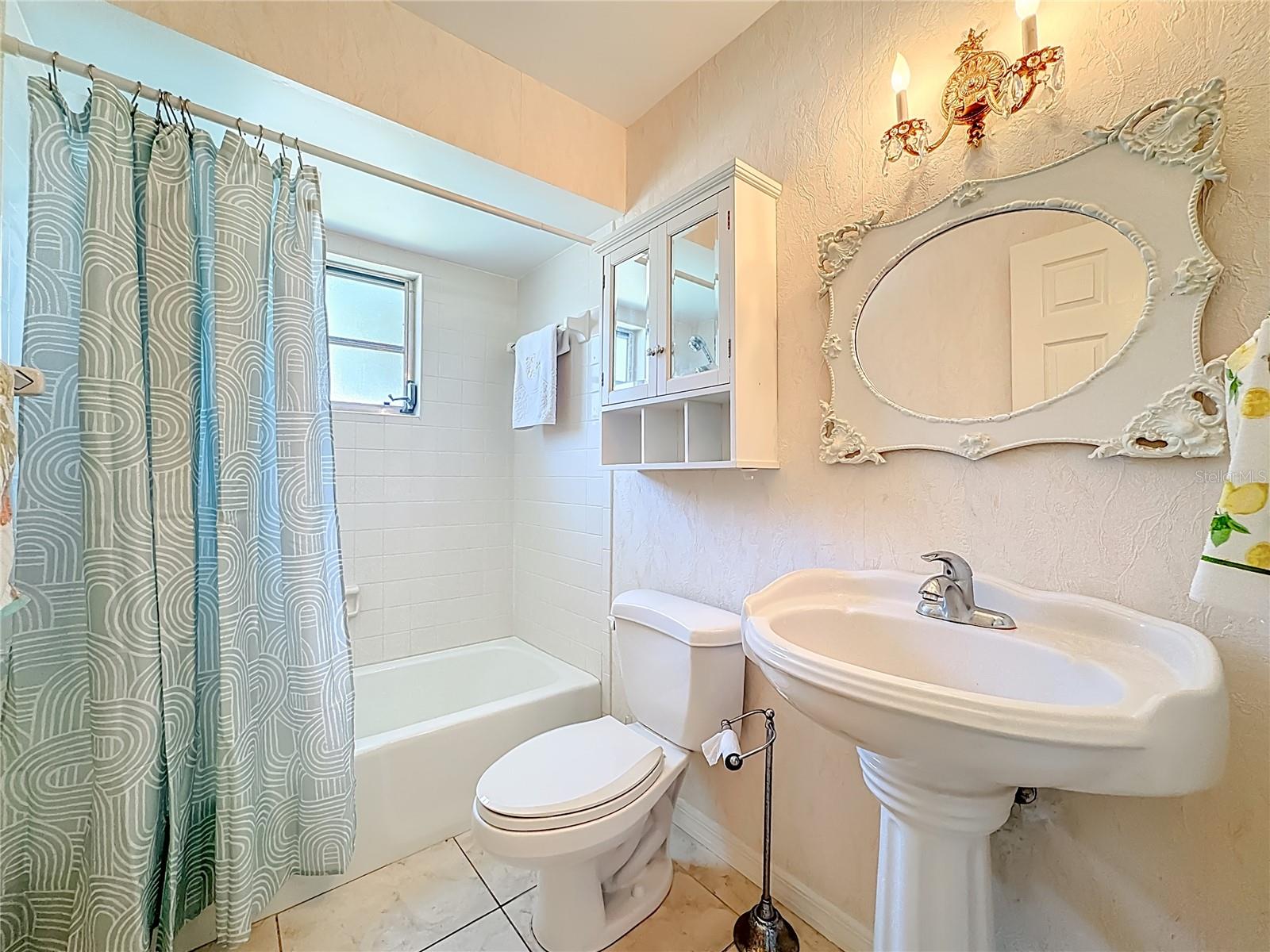 Image 21 of 40 For 4523 Independence Drive