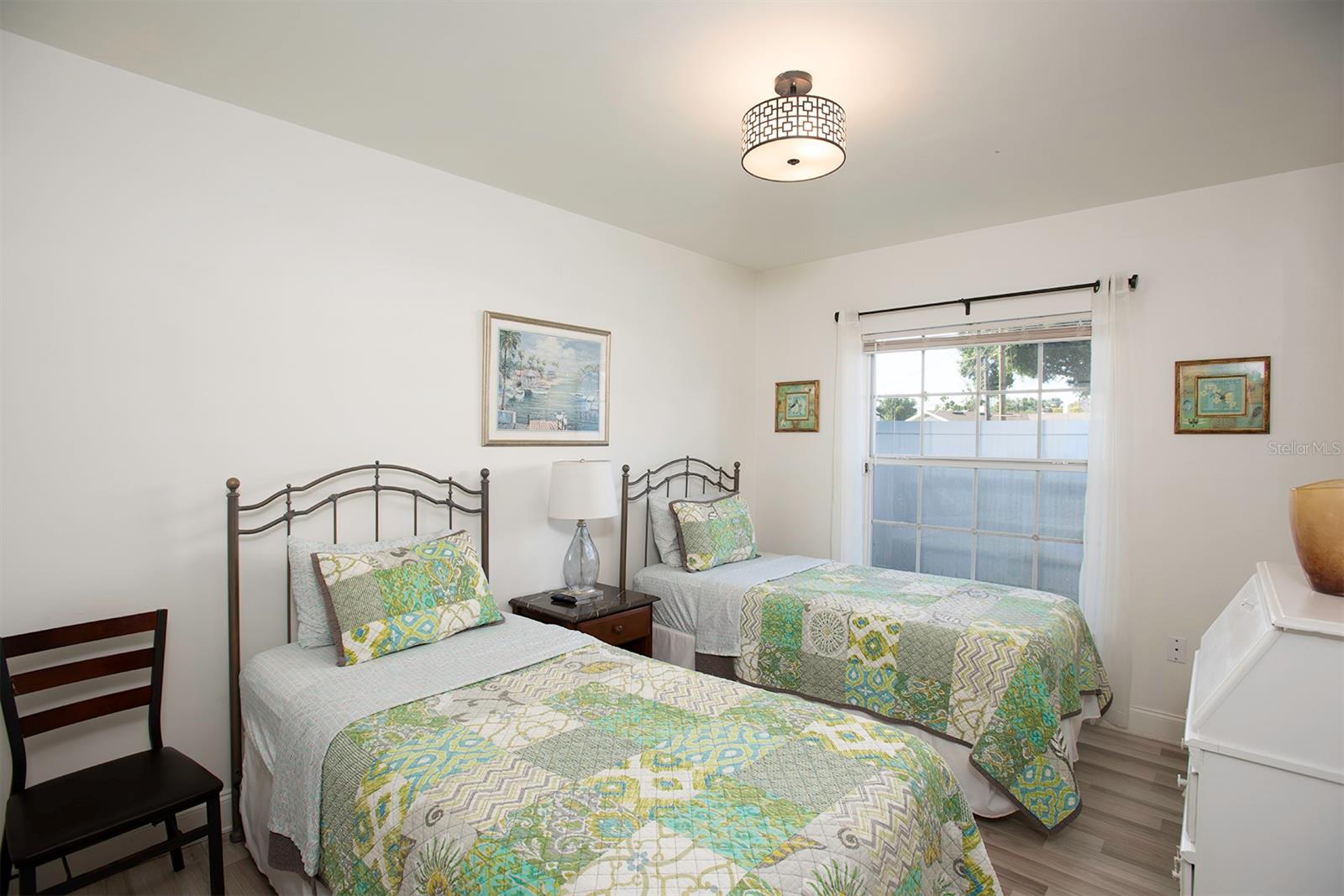 Image 19 of 34 For 519 51st Street W