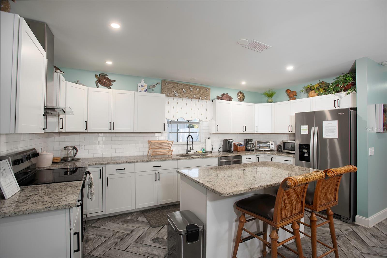 Image 2 of 34 For 519 51st Street W