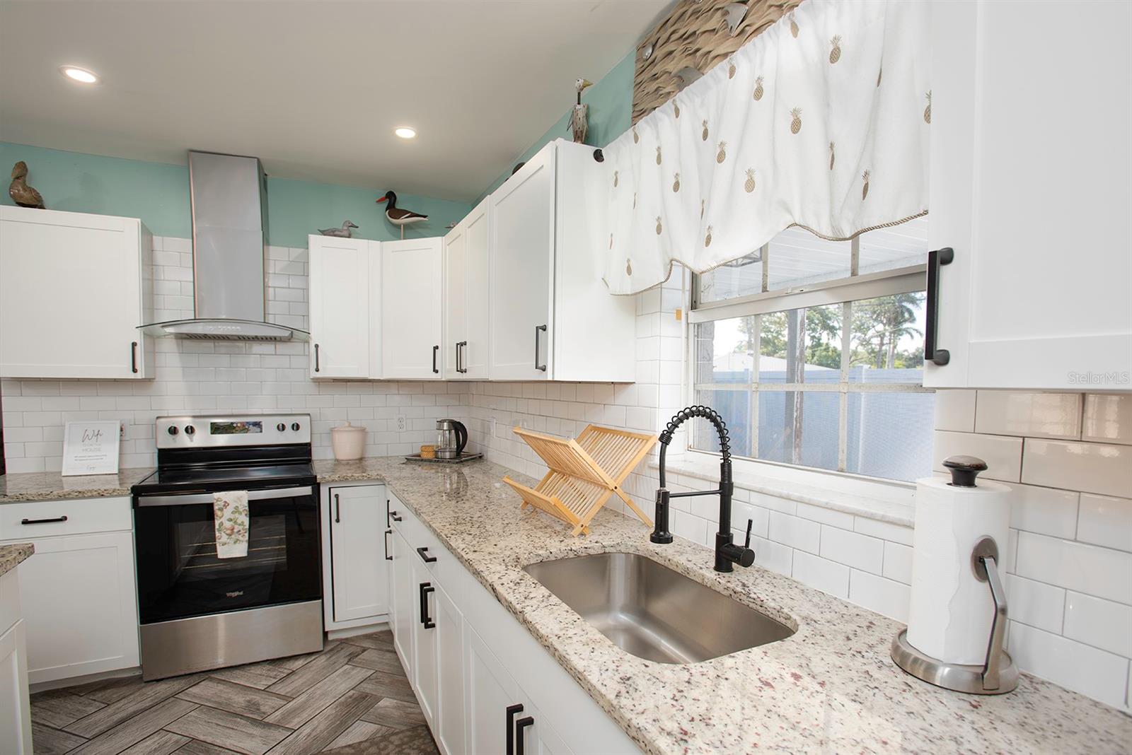 Image 3 of 34 For 519 51st Street W