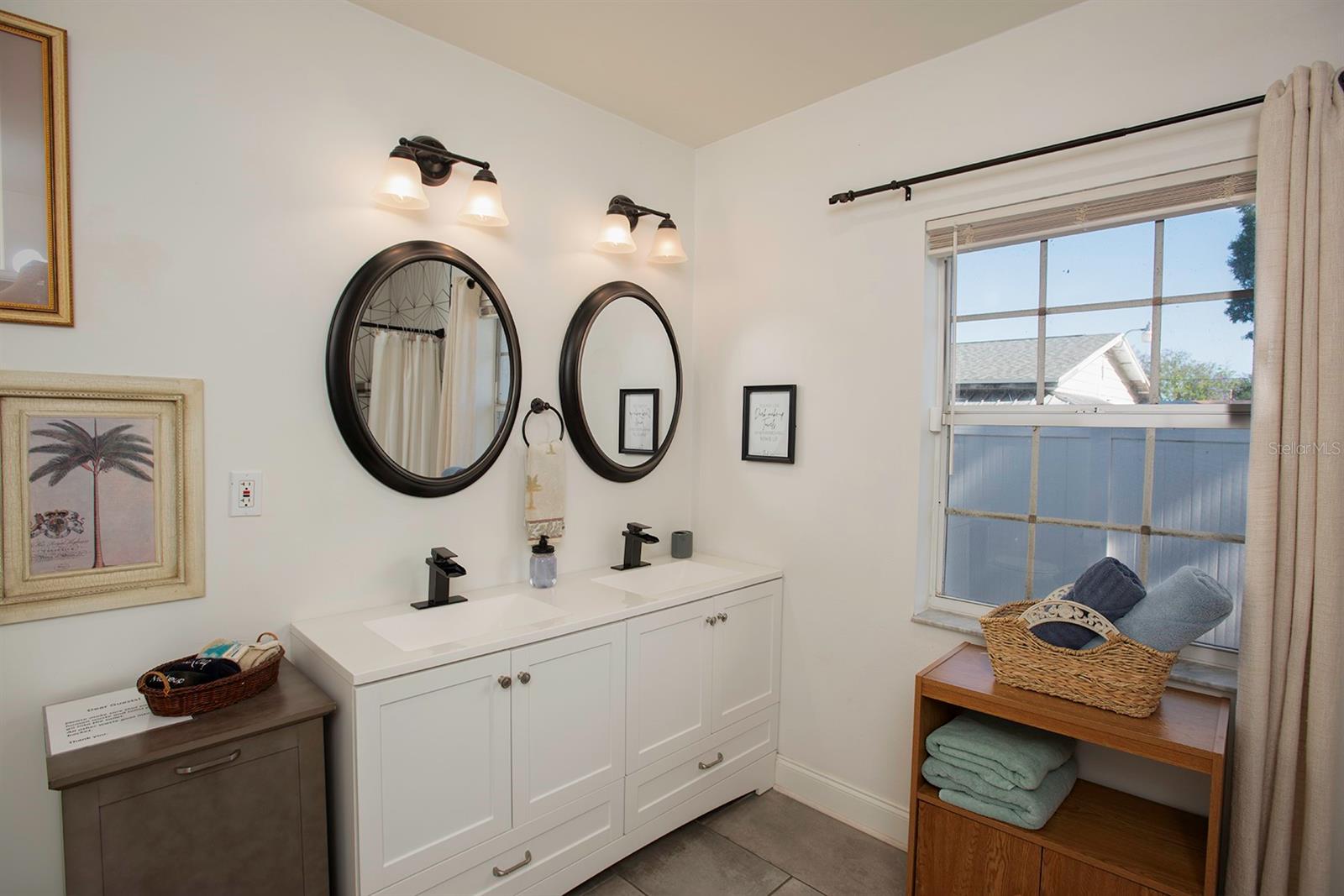 Image 7 of 34 For 519 51st Street W