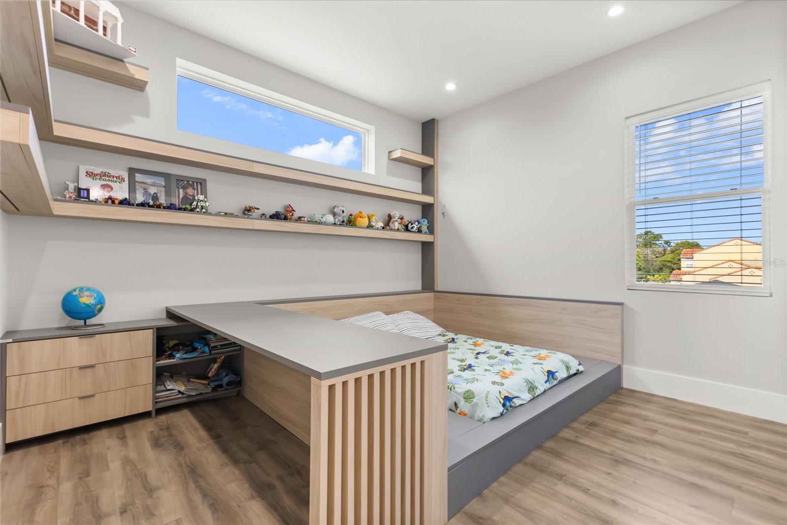 Image 35 of 55 For 1521 Chestnut Avenue