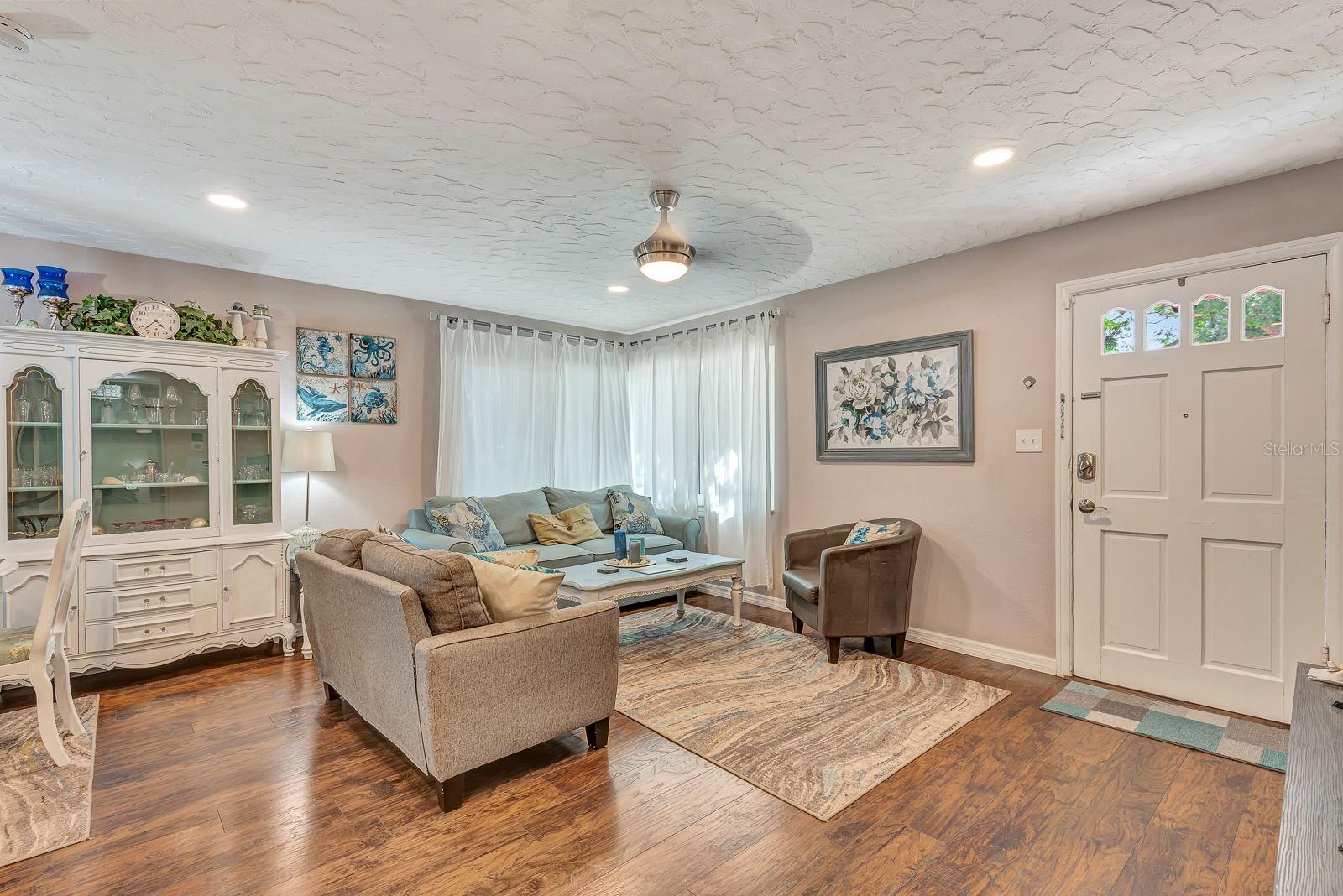 Image 15 of 52 For 710 31st Street W