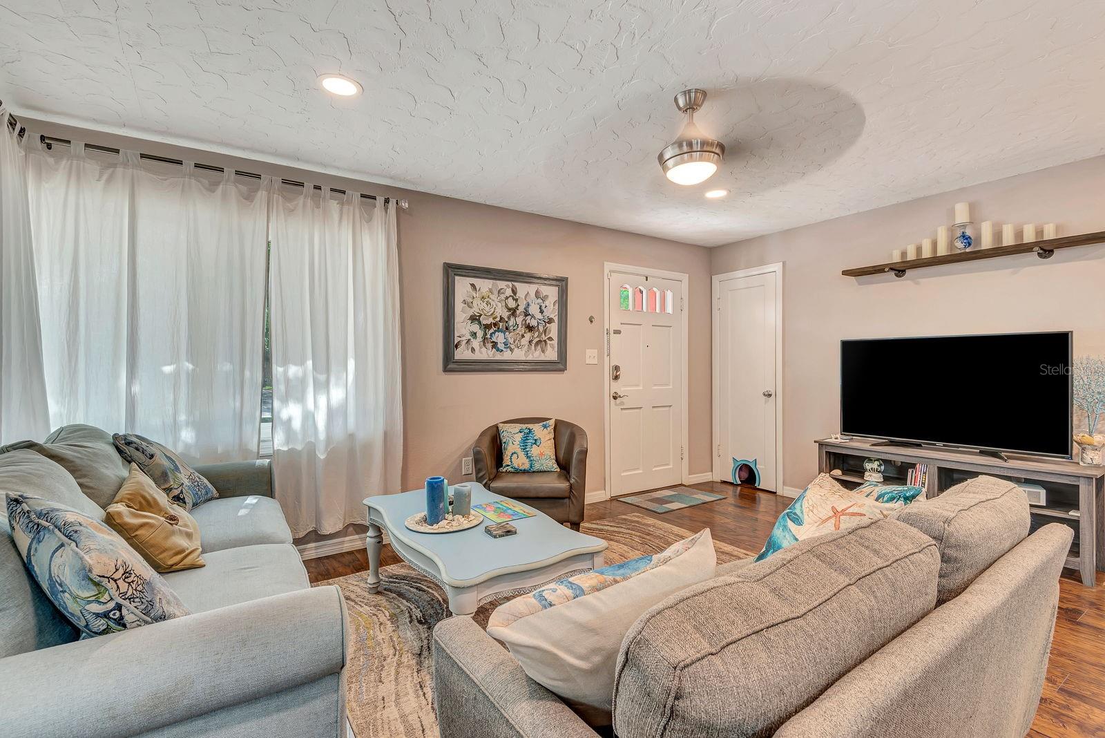 Image 16 of 52 For 710 31st Street W