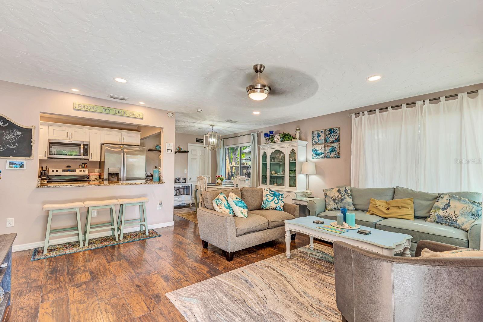 Image 2 of 52 For 710 31st Street W