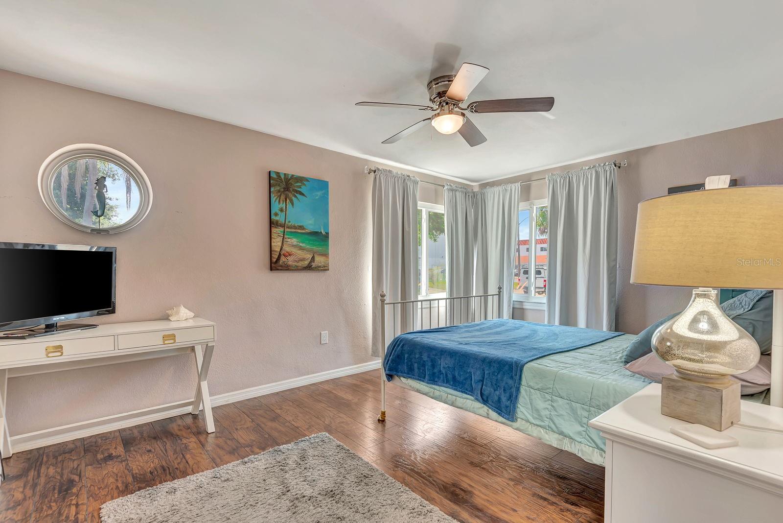 Image 27 of 52 For 710 31st Street W