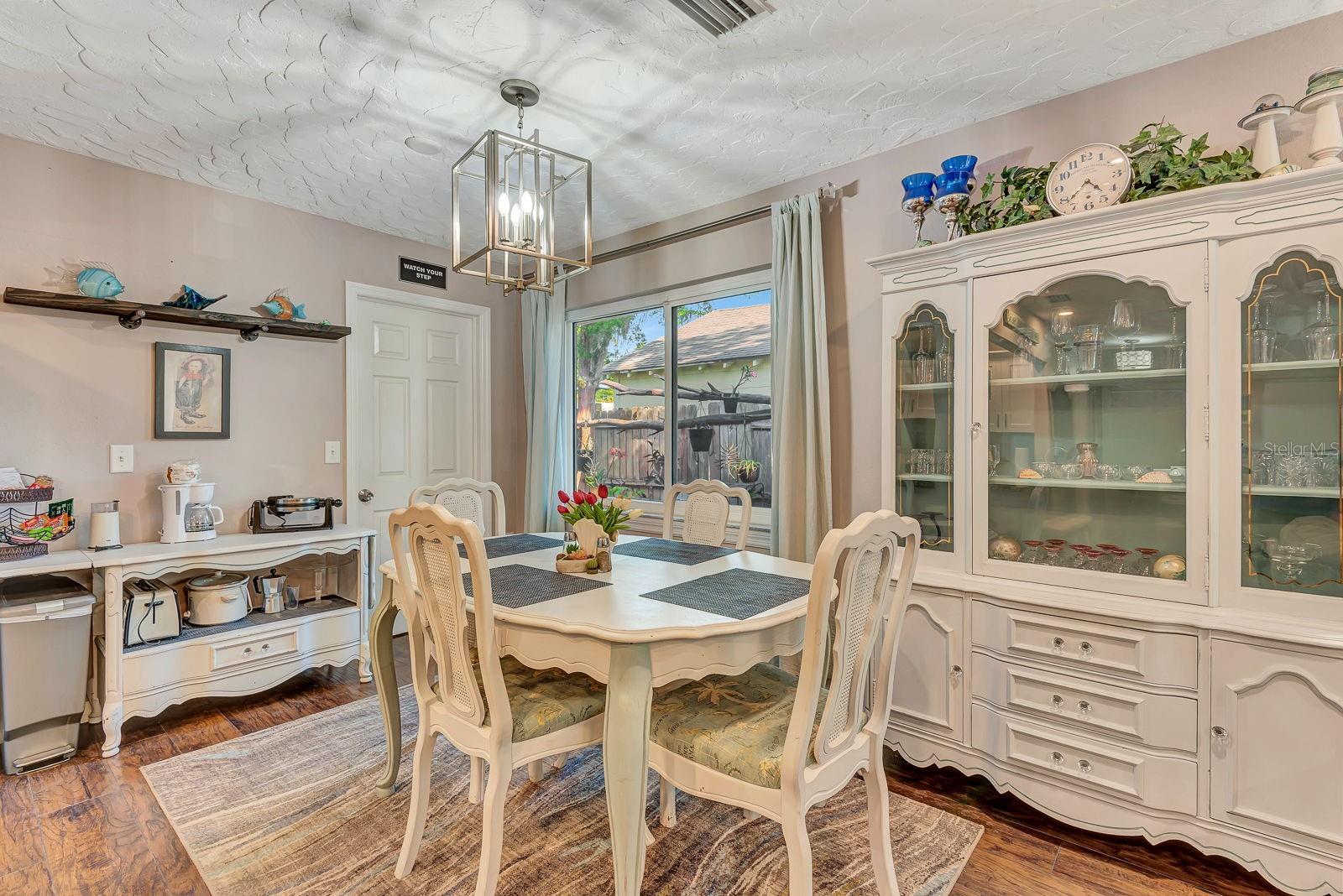 Image 3 of 52 For 710 31st Street W