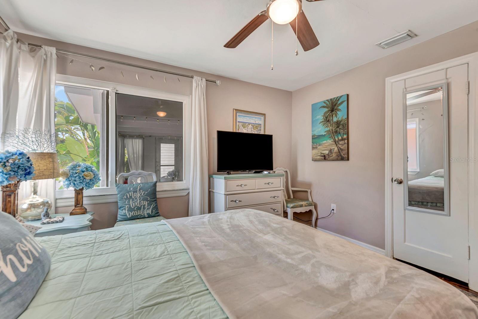 Image 32 of 52 For 710 31st Street W