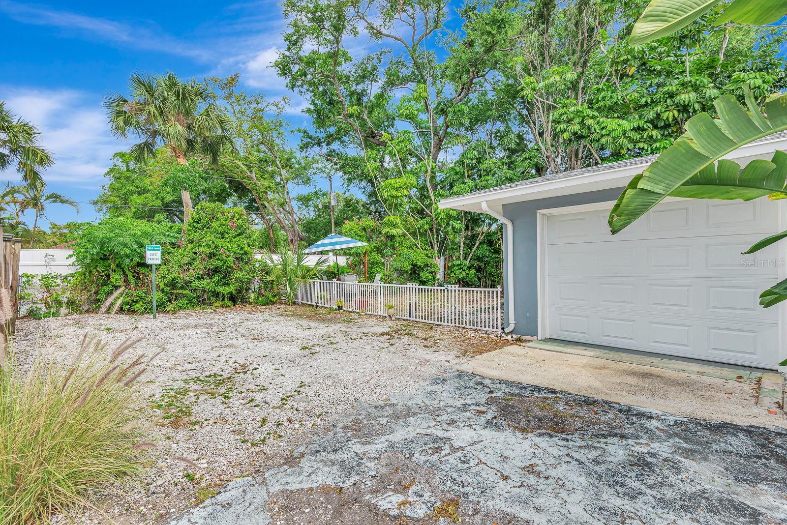 Image 43 of 52 For 710 31st Street W