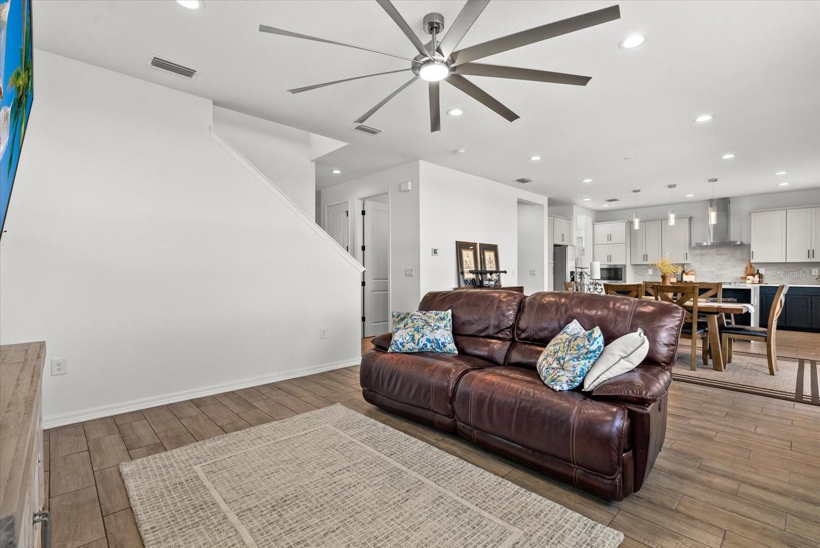 Image 13 of 45 For 8330 Abalone Loop