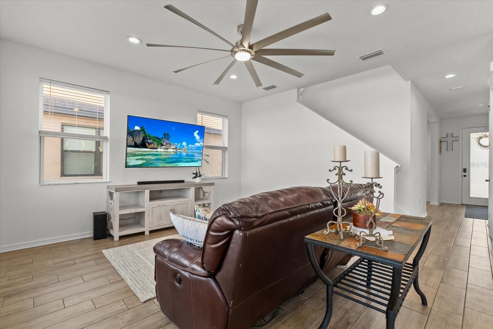 Image 15 of 45 For 8330 Abalone Loop