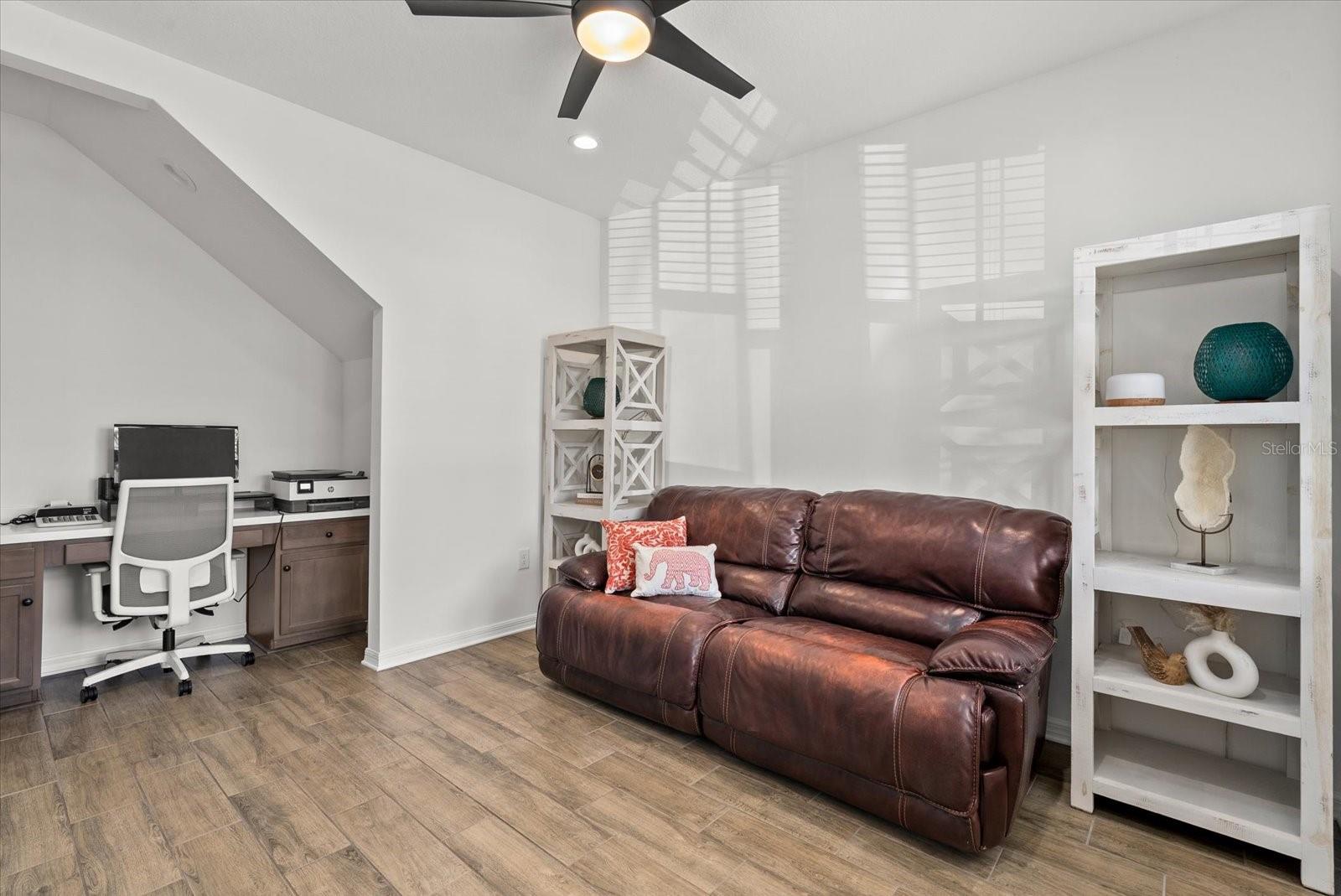 Image 17 of 45 For 8330 Abalone Loop