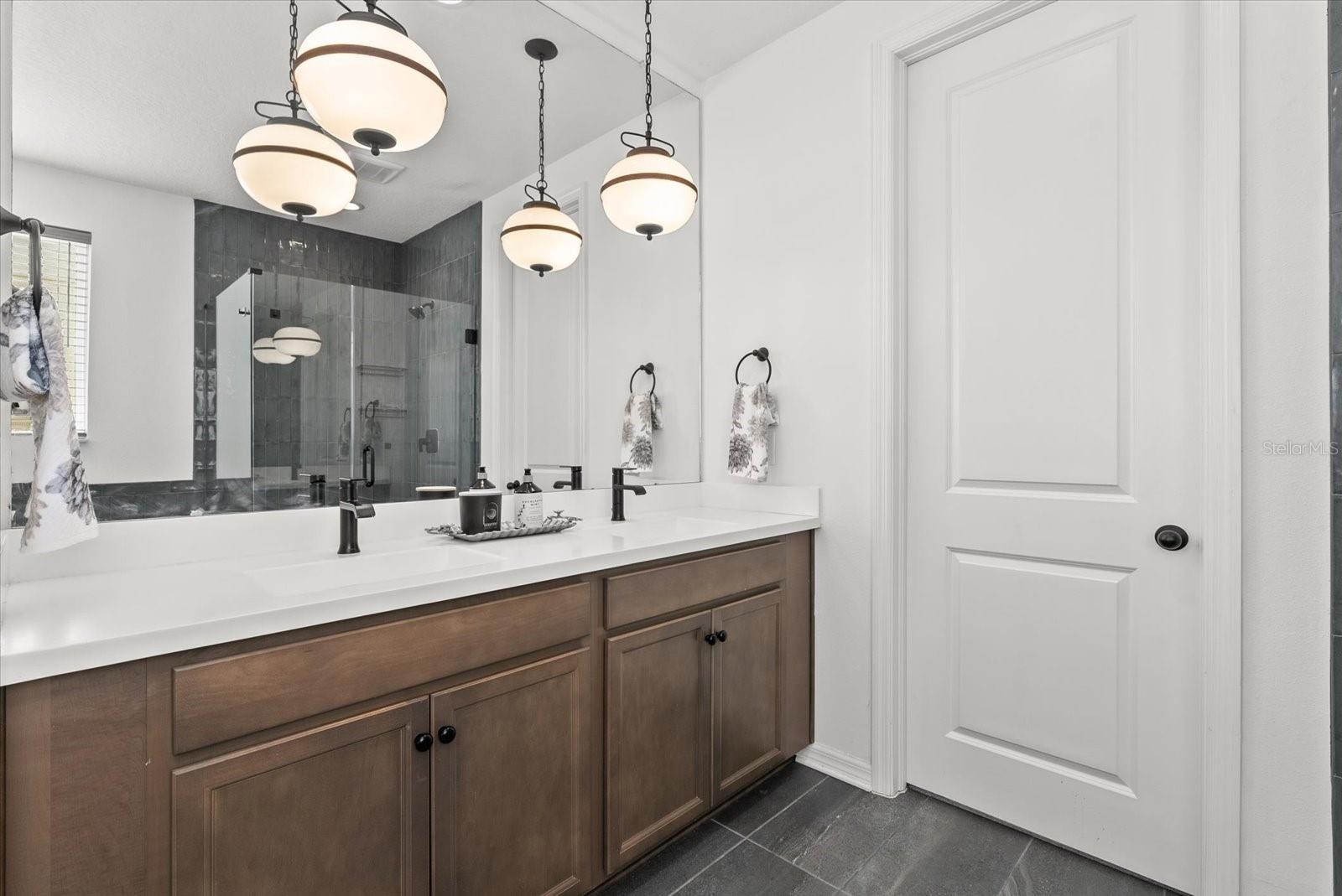 Image 26 of 45 For 8330 Abalone Loop