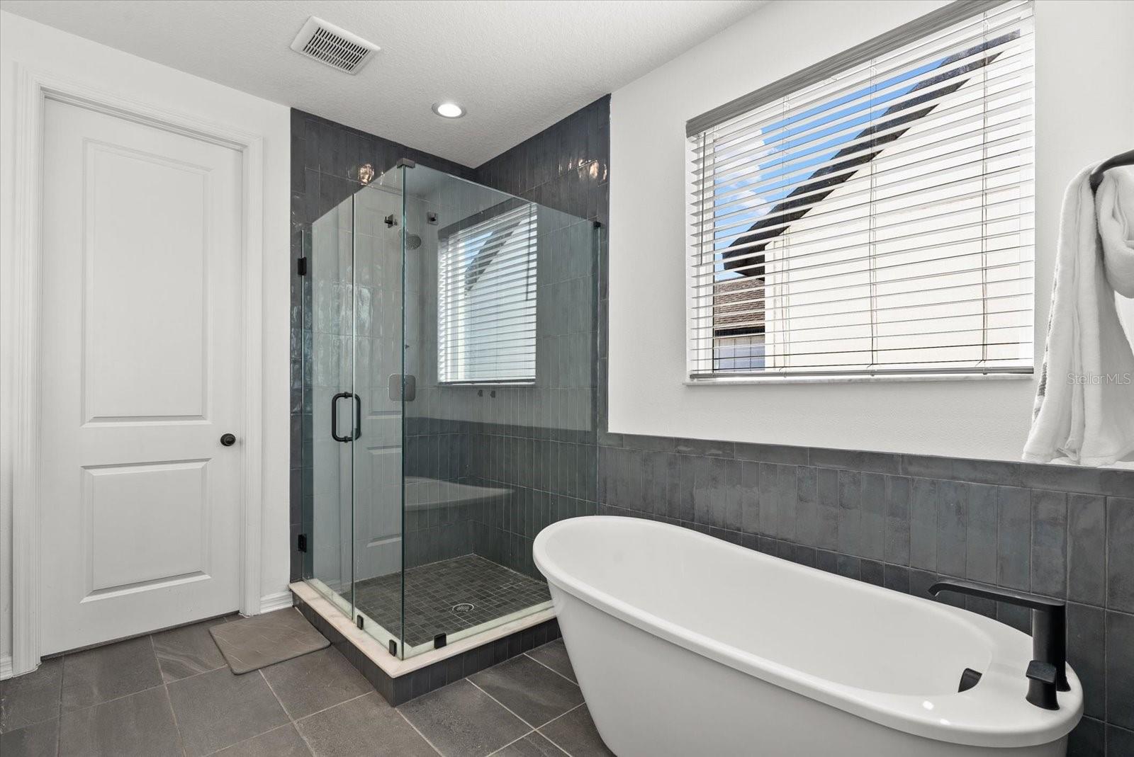 Image 27 of 45 For 8330 Abalone Loop