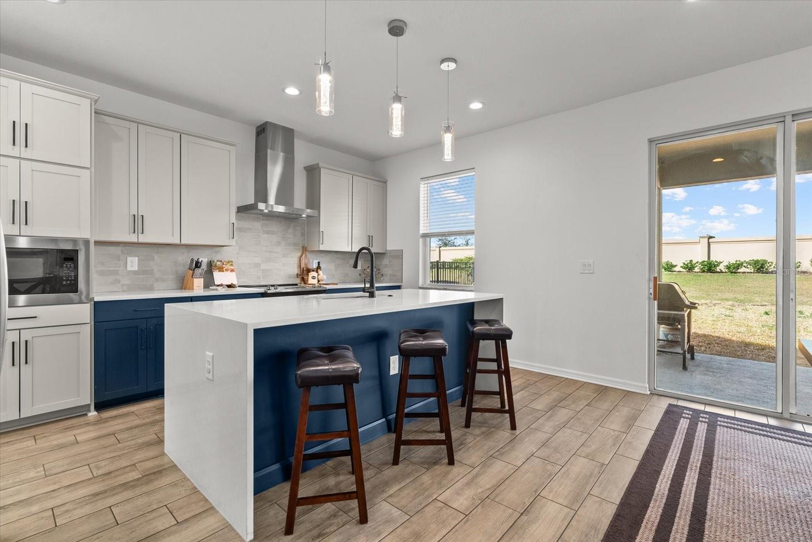 Image 4 of 45 For 8330 Abalone Loop