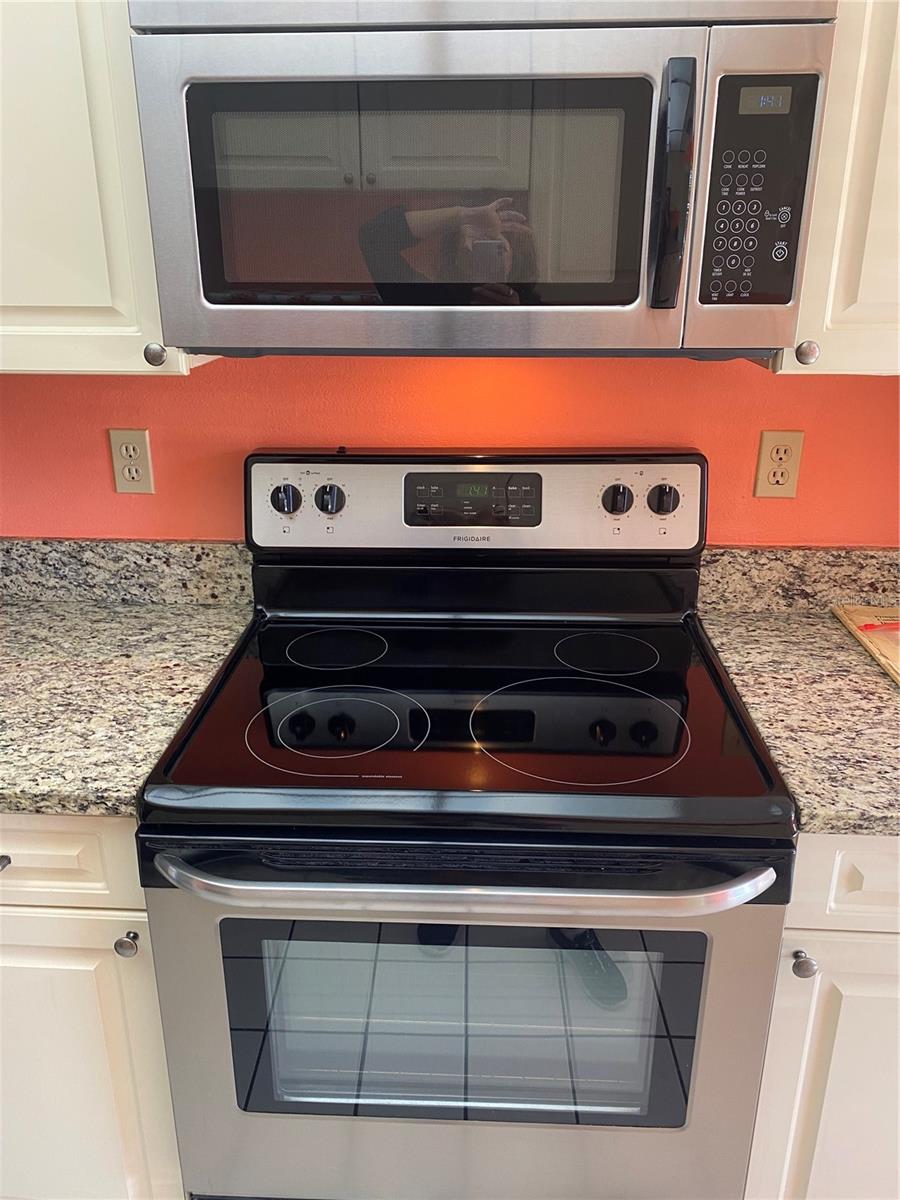 Image 10 of 41 For 435 30th Avenue W D103