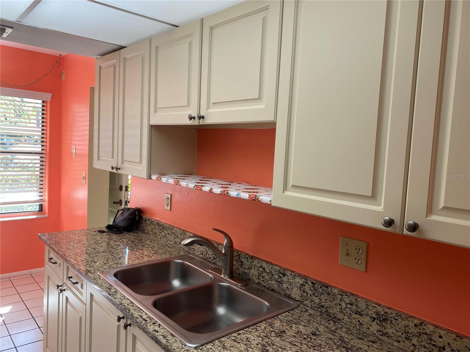 Image 11 of 41 For 435 30th Avenue W D103