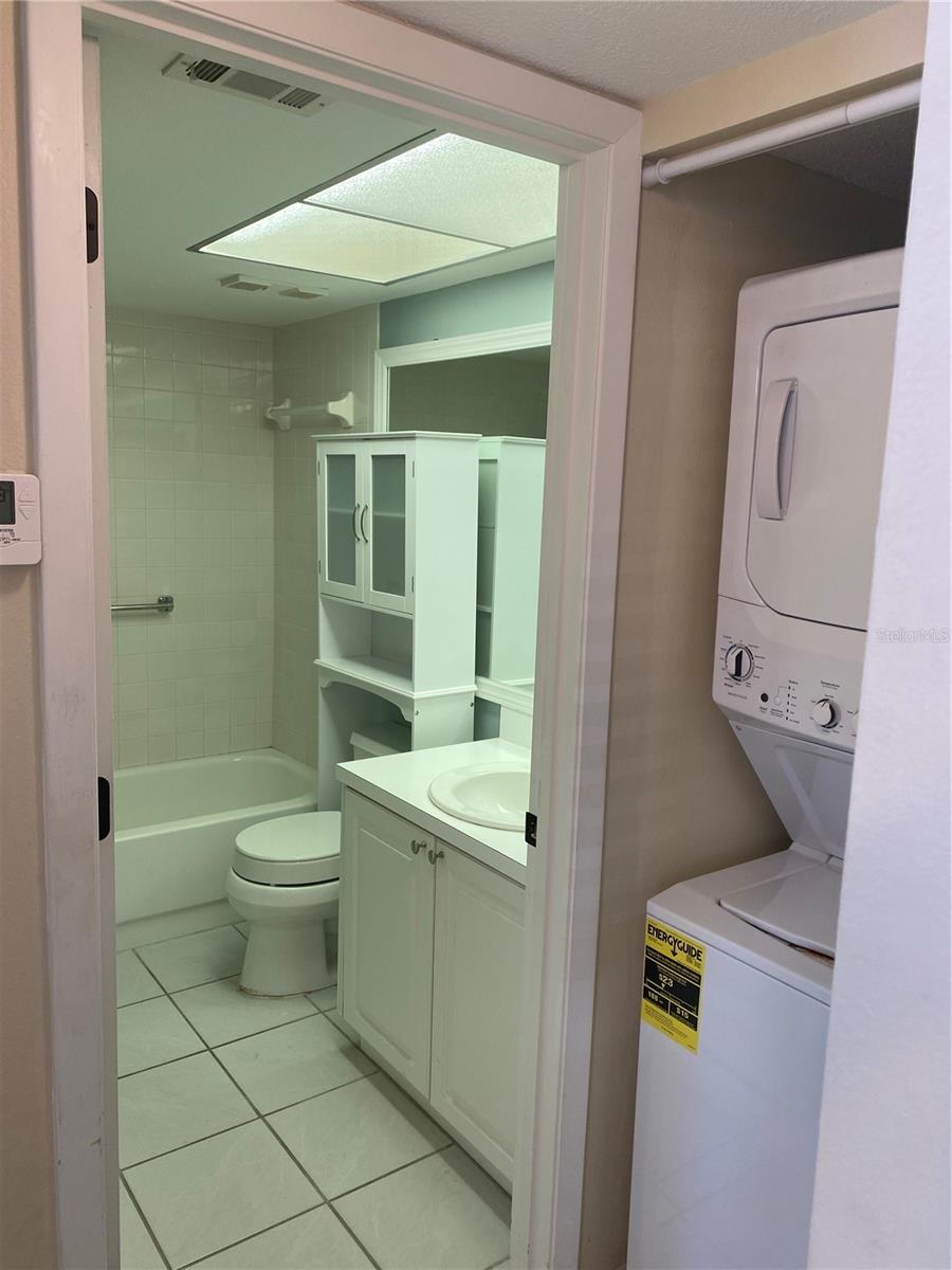 Image 22 of 41 For 435 30th Avenue W D103