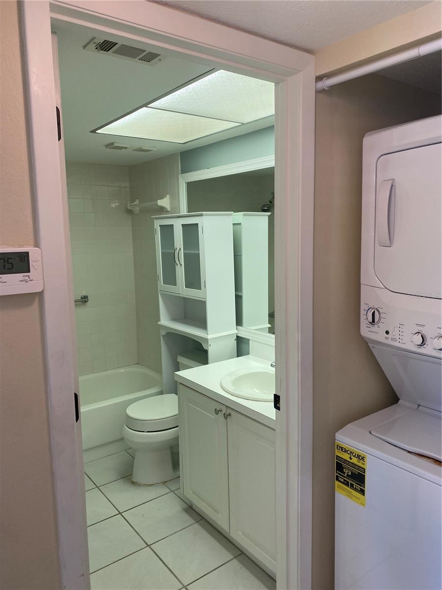 Image 23 of 41 For 435 30th Avenue W D103