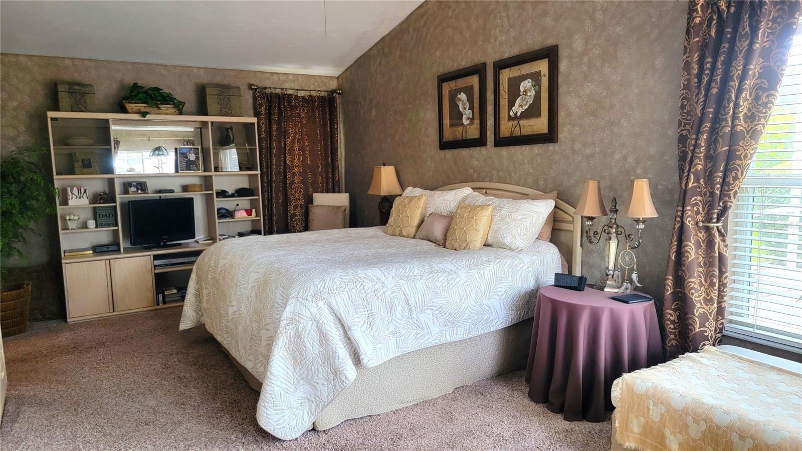 Image 4 of 72 For 7015 Pleasant Hill Road