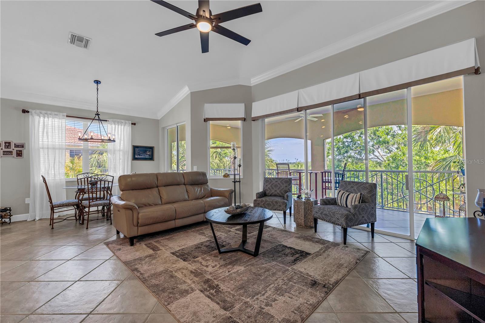 Image 13 of 61 For 927 River Basin Court 201c