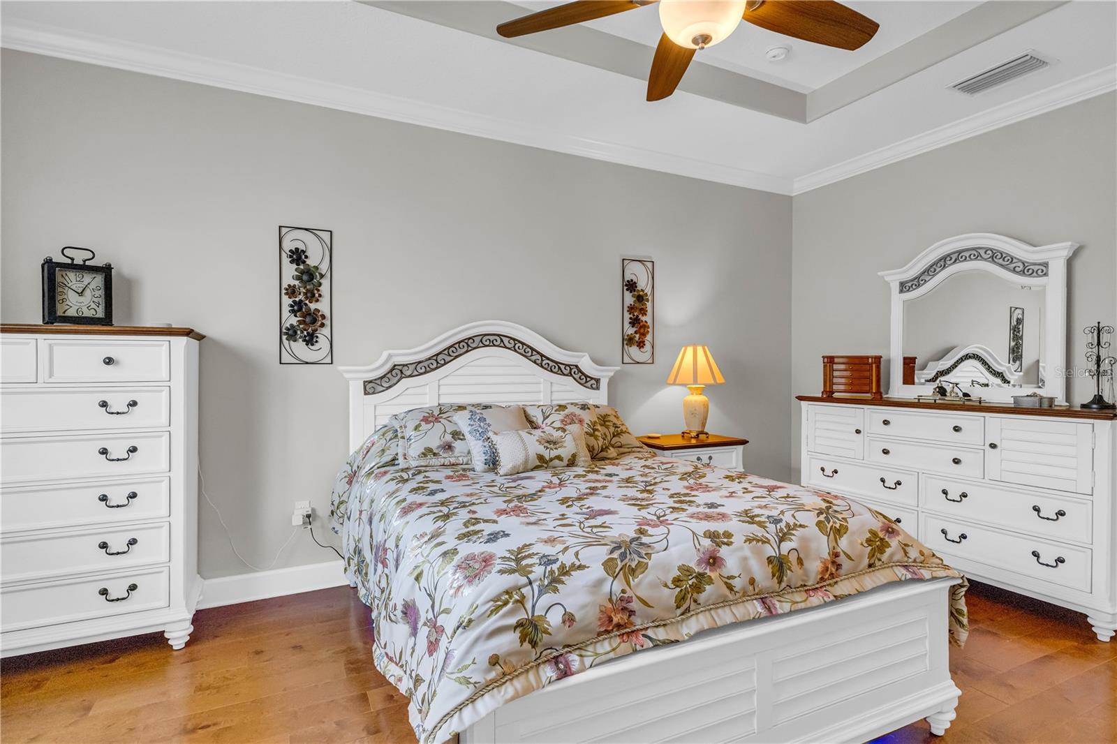 Image 15 of 61 For 927 River Basin Court 201c