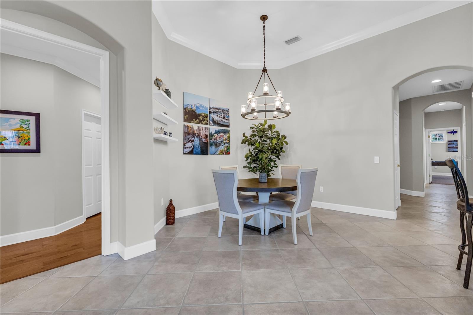 Image 23 of 61 For 927 River Basin Court 201c