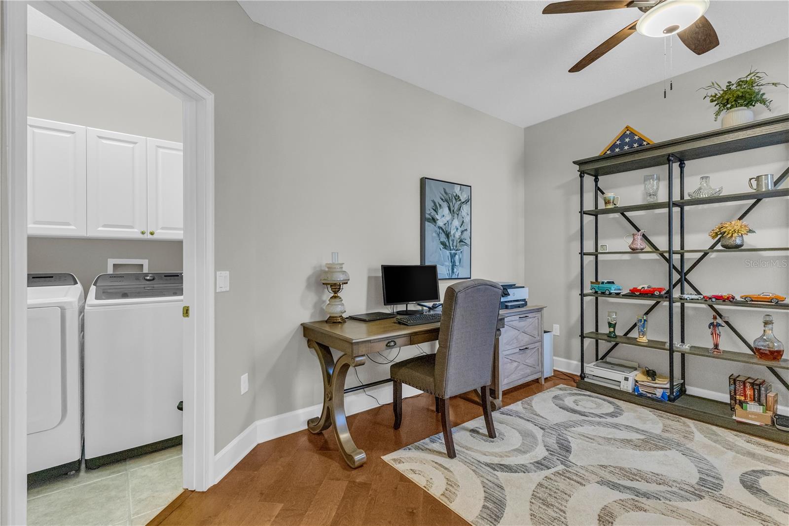 Image 28 of 61 For 927 River Basin Court 201c