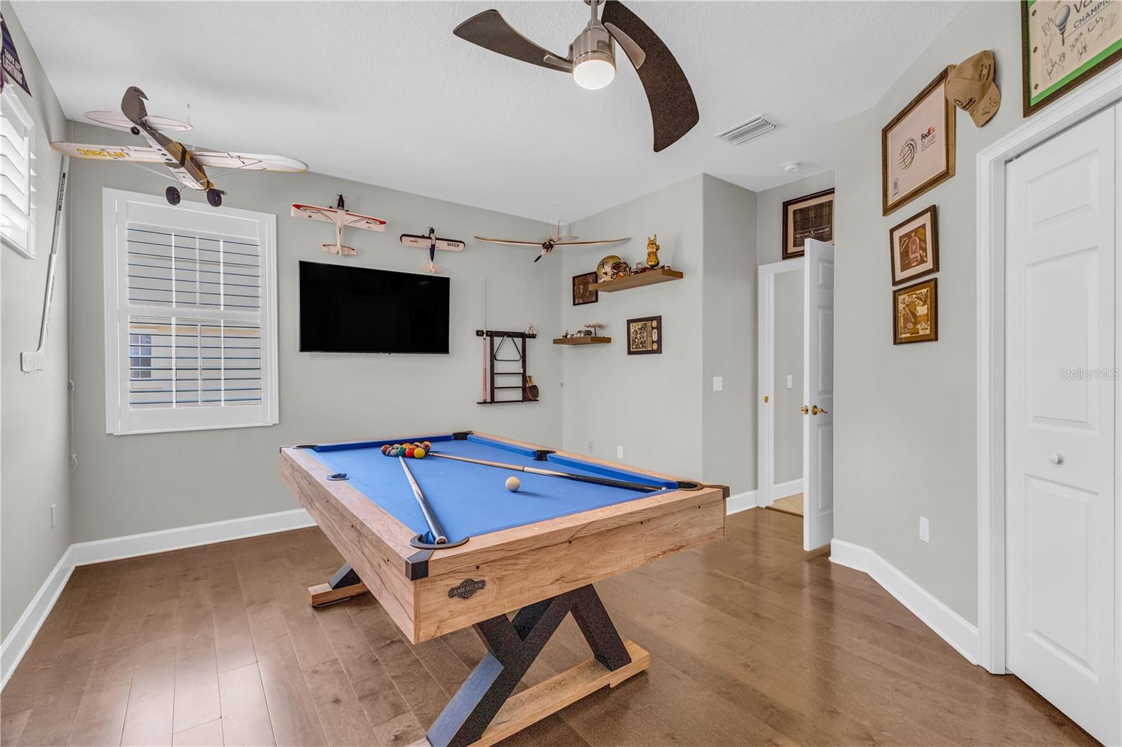 Image 43 of 61 For 927 River Basin Court 201c