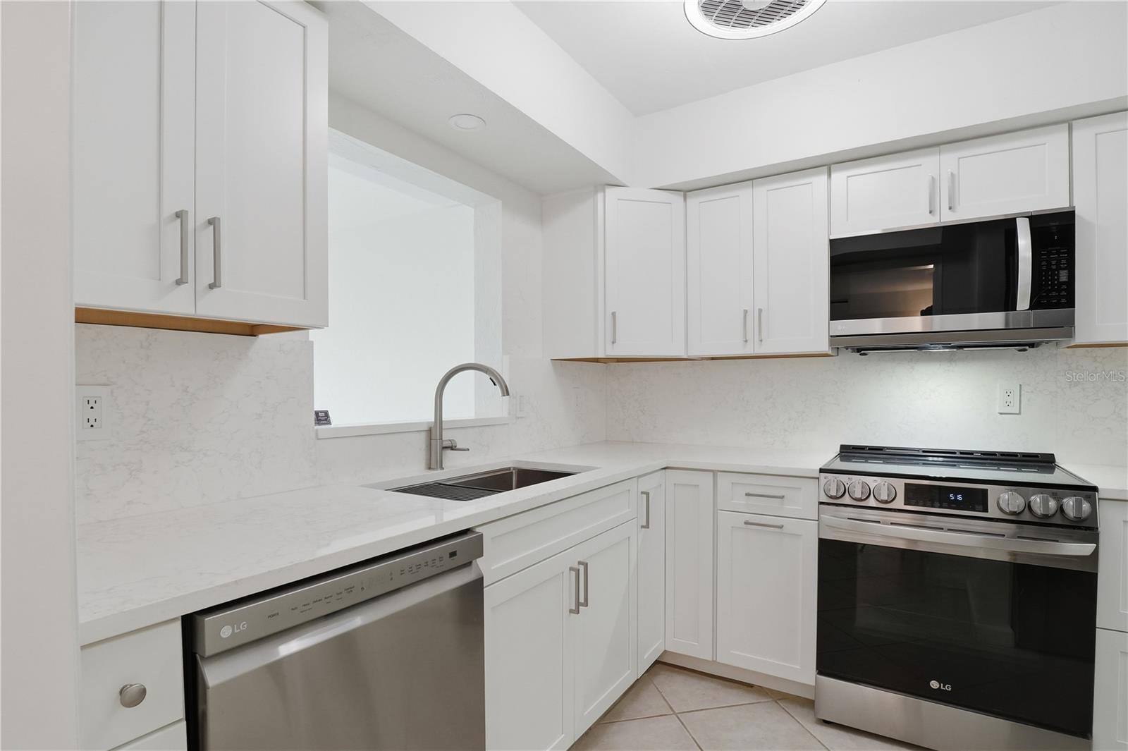 Image 5 of 19 For 7860 Palm Aire Lane 103