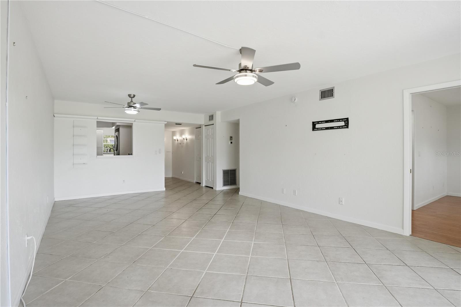 Image 8 of 19 For 7860 Palm Aire Lane 103