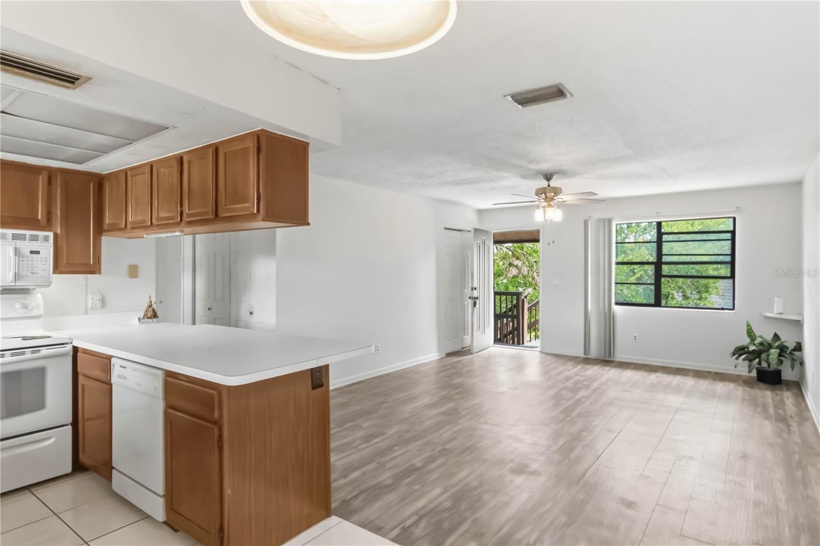 Image 3 of 22 For 4951 91st Avenue N 33