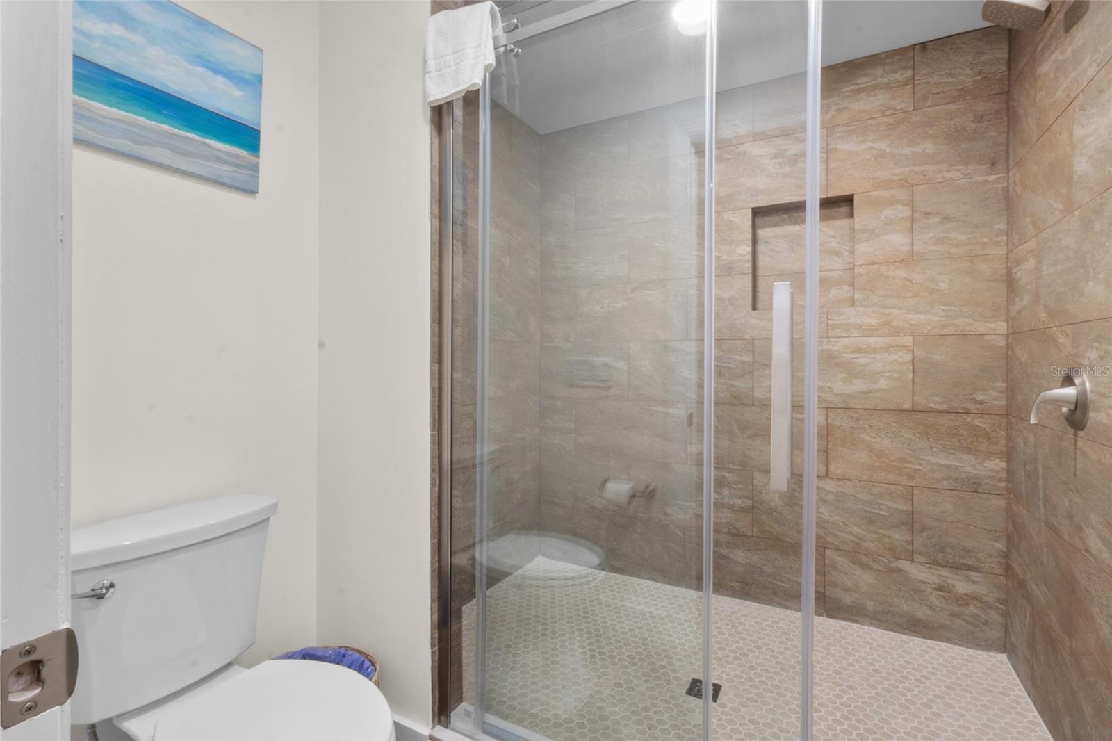 Image 16 of 40 For 615 Dream Island Place 105