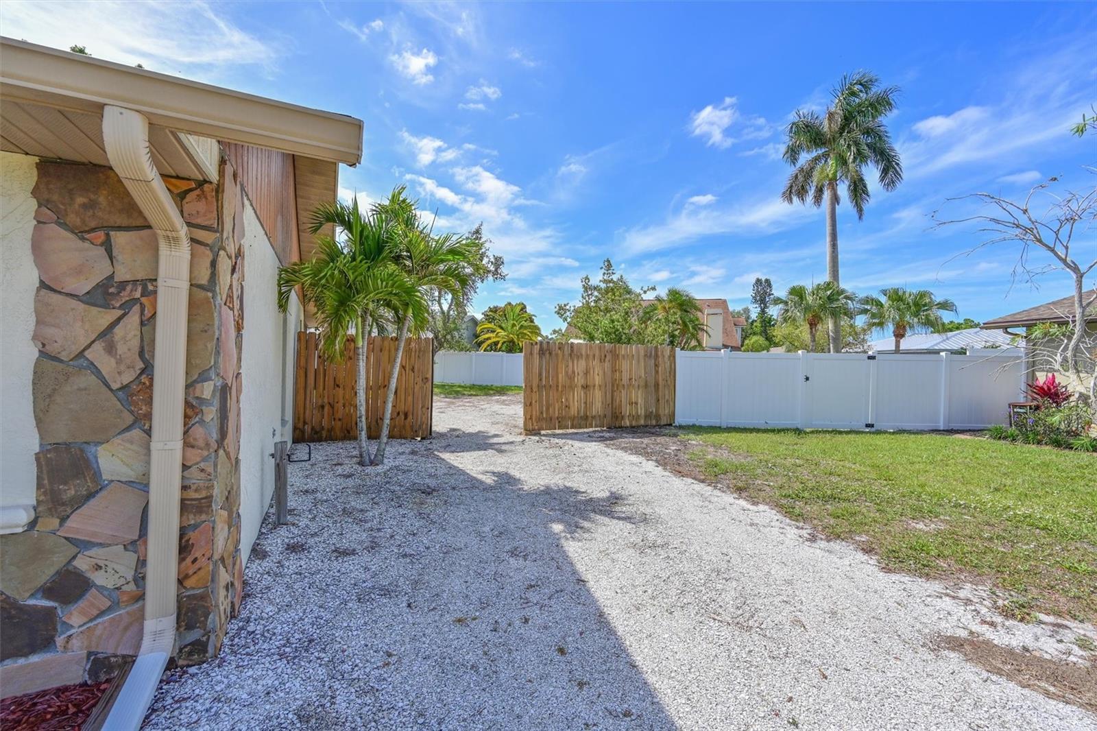 Image 27 of 28 For 8103 13th Avenue Nw