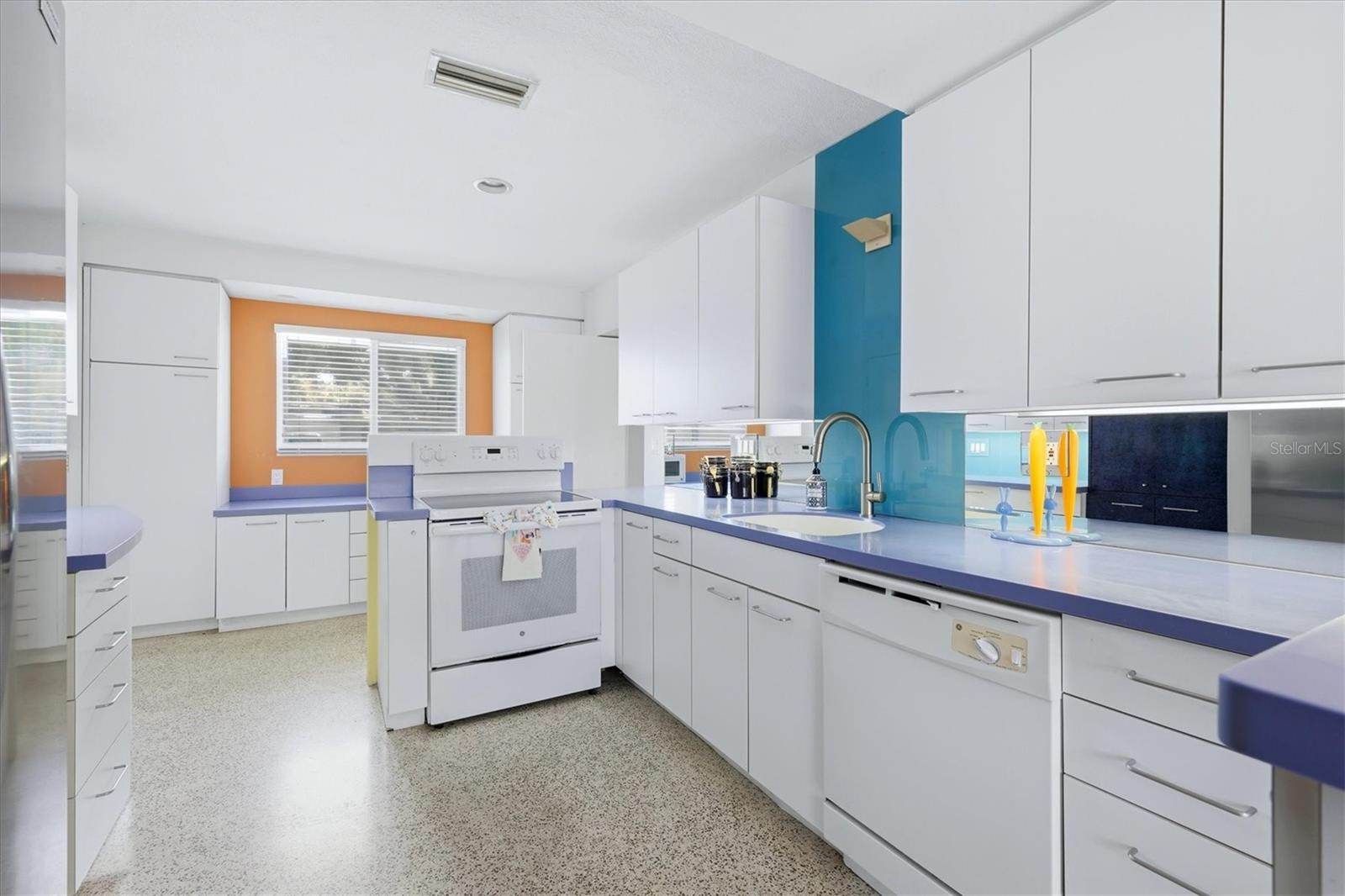 Image 10 of 26 For 2940 Bougainvillea Street