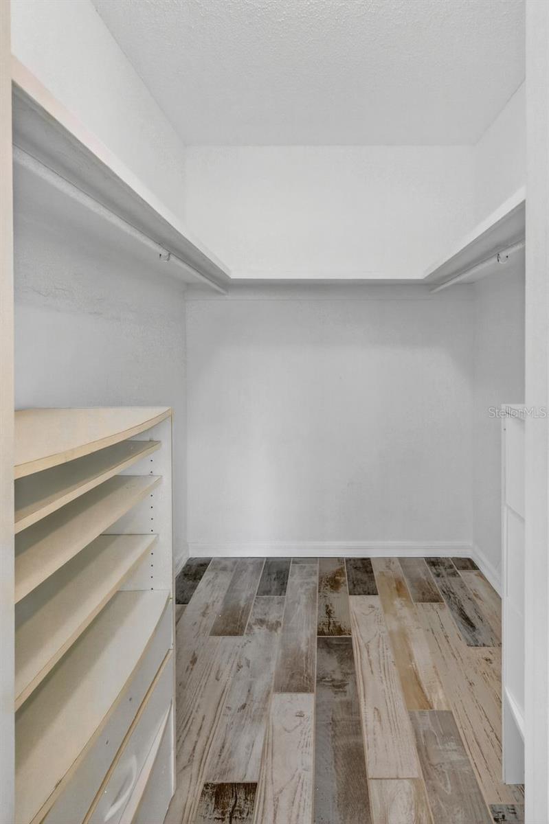 Image 16 of 75 For 1884 Southpointe Drive