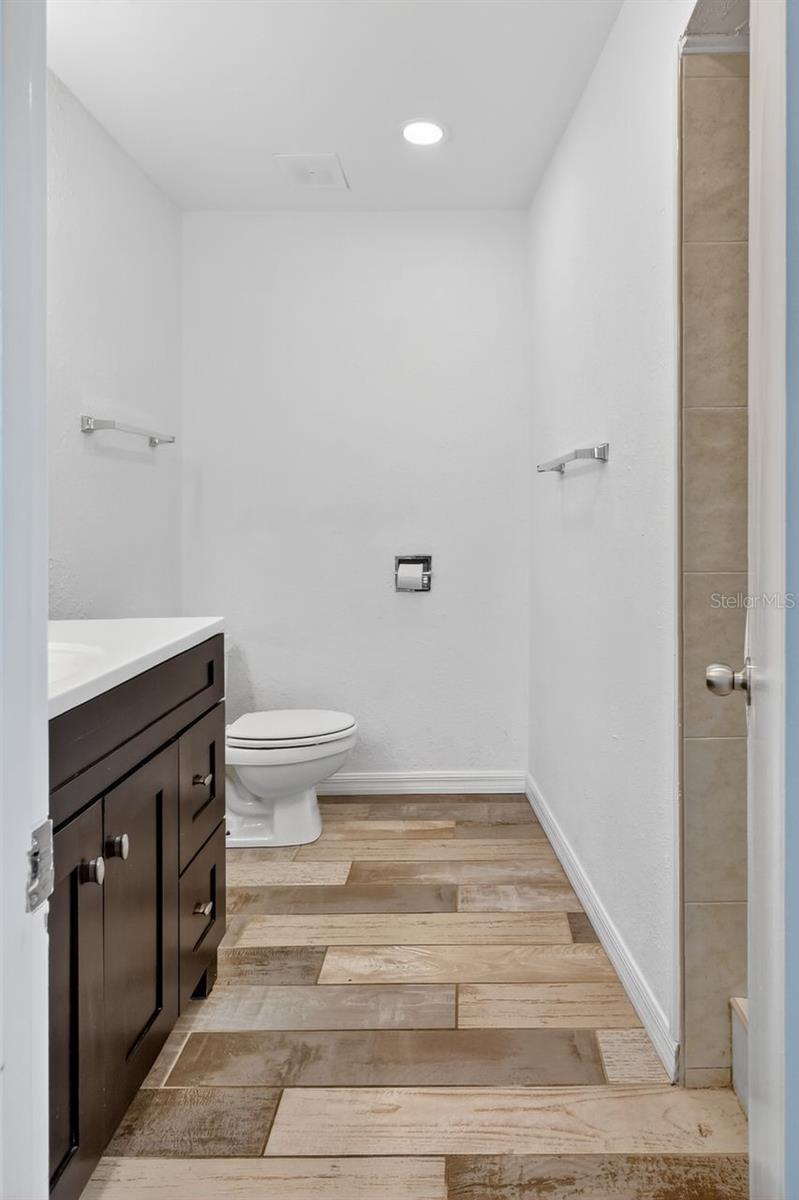 Image 18 of 75 For 1884 Southpointe Drive