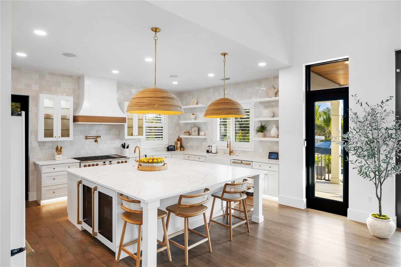 Image 35 of 93 For 4634 Higel Avenue