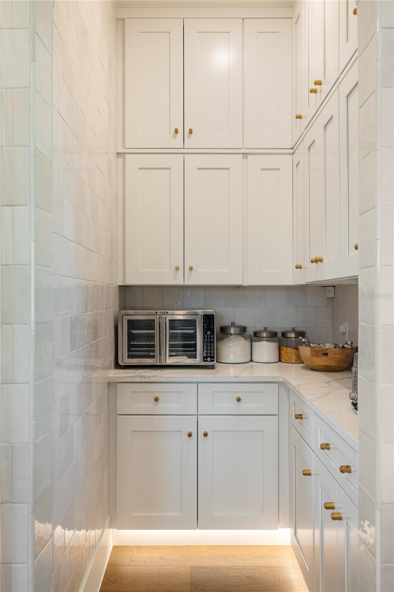 Image 41 of 93 For 4634 Higel Avenue