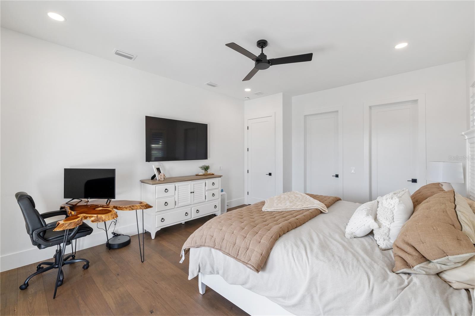 Image 61 of 93 For 4634 Higel Avenue