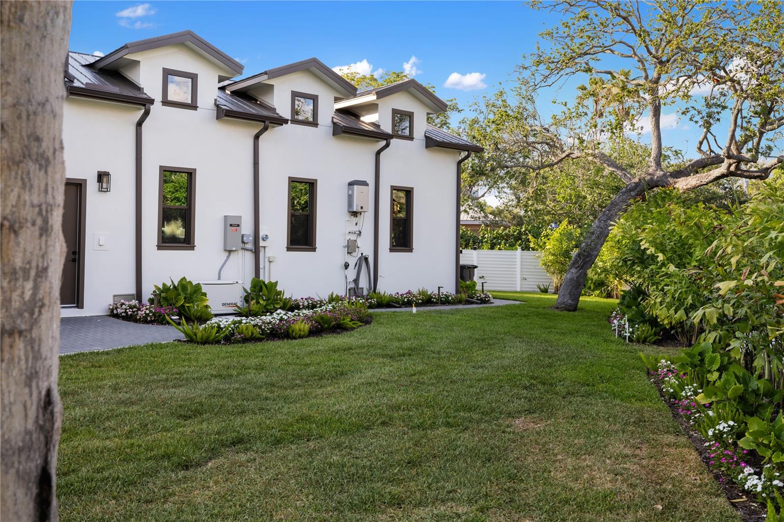 Image 84 of 93 For 4634 Higel Avenue