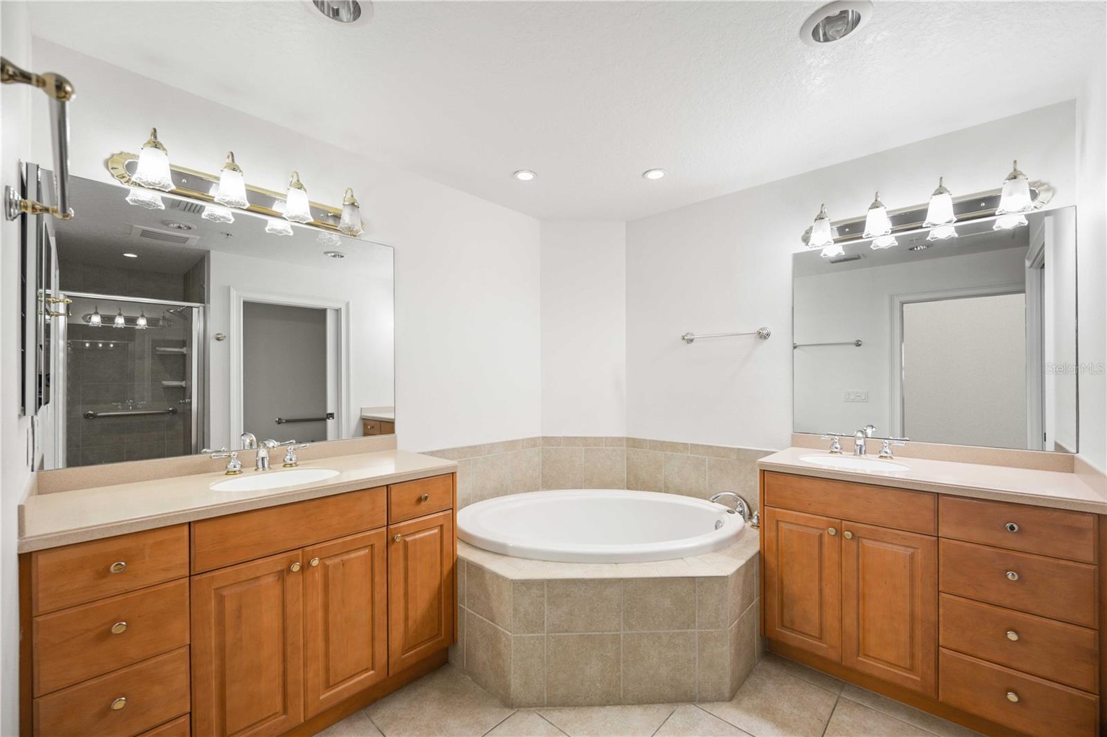 Image 23 of 36 For 606 Riviera Dunes Way 302