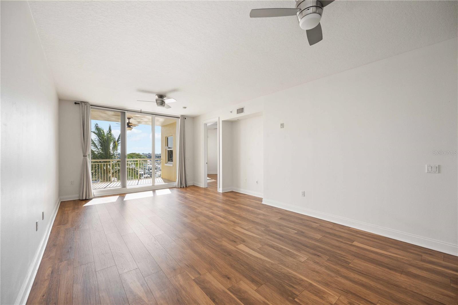 Image 8 of 36 For 606 Riviera Dunes Way 302