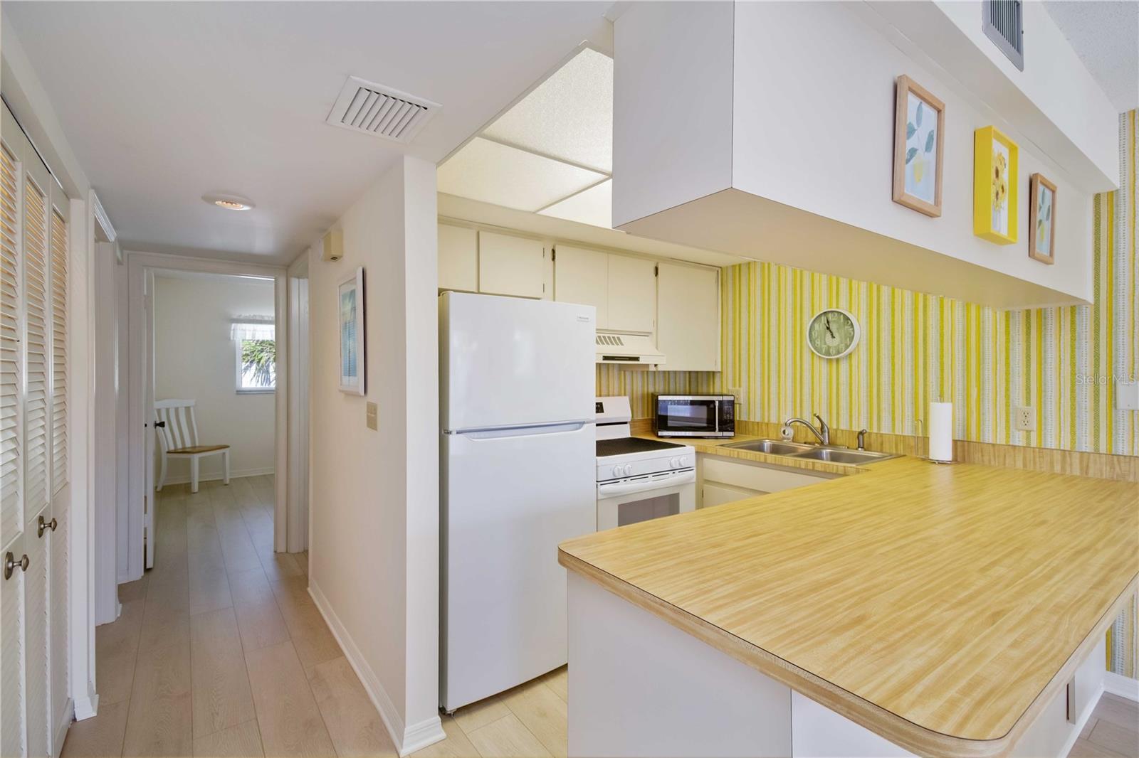 Image 14 of 34 For 5476 Swift Road 19