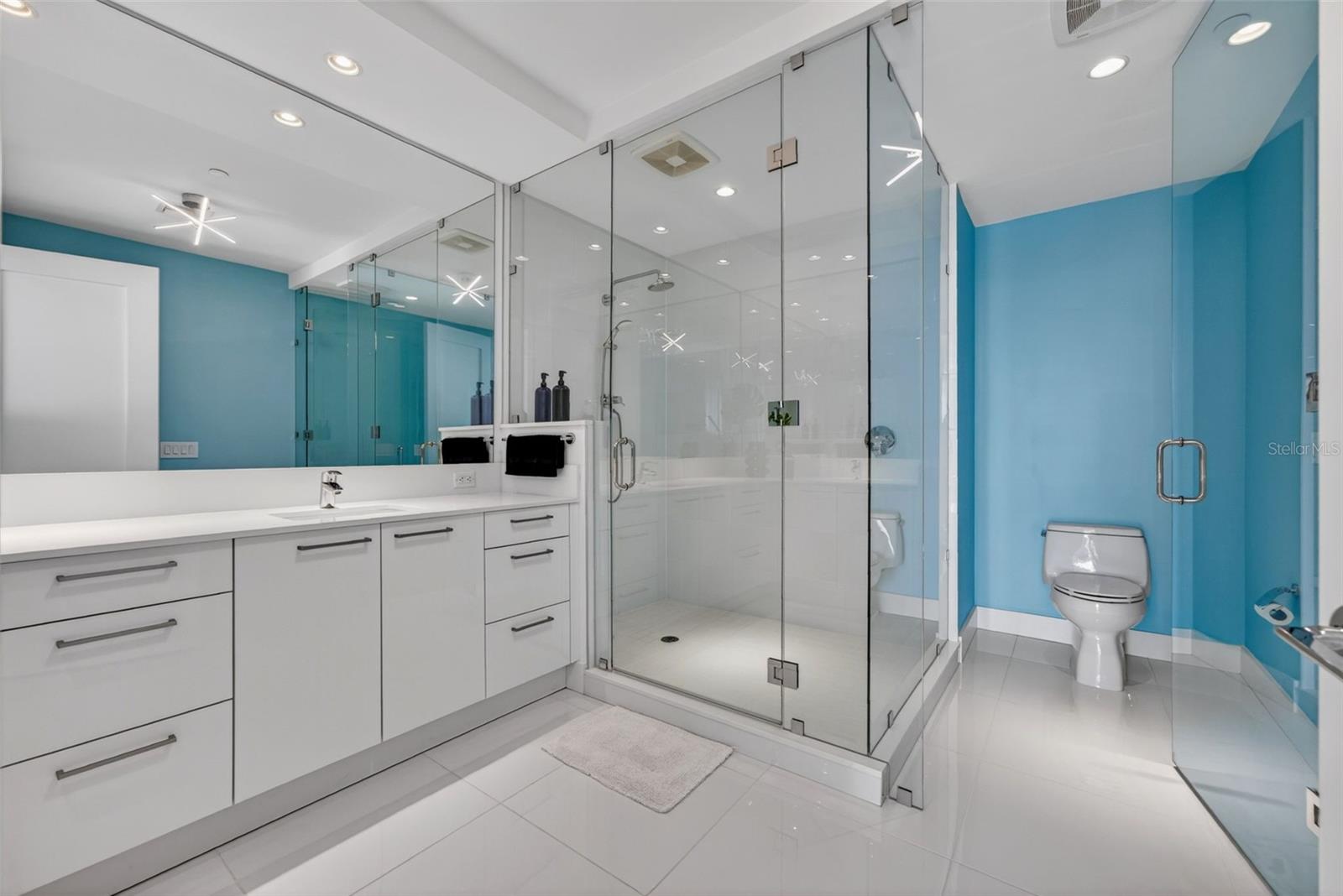 Image 21 of 46 For 111 Pineapple Avenue 904