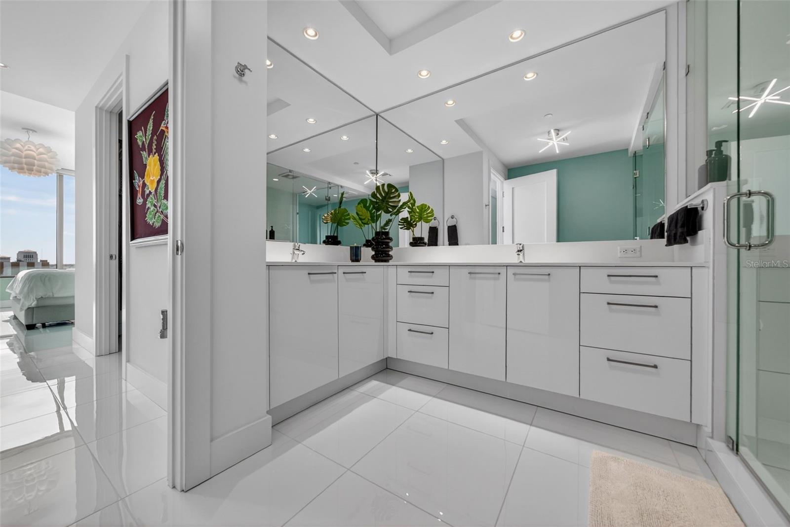 Image 22 of 46 For 111 Pineapple Avenue 904